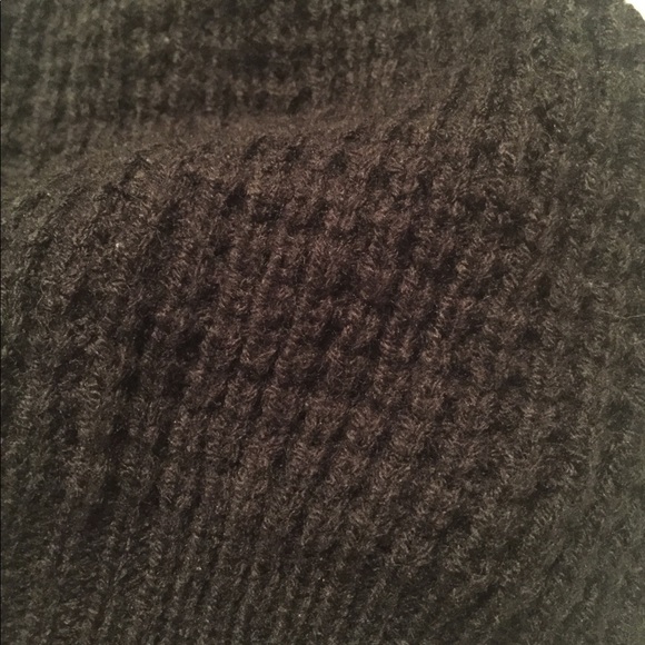 Black knit beanie - Picture 2 of 2